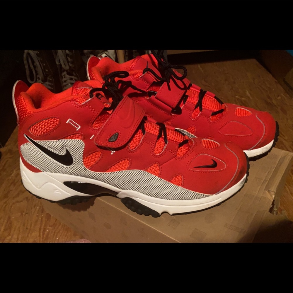 Nike air turf raider